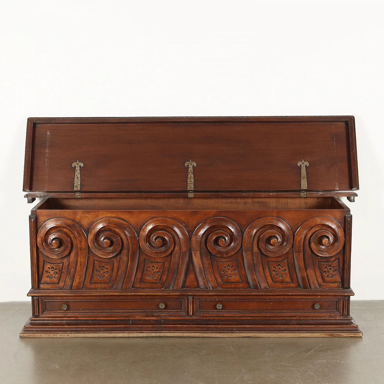 Mahogany chest of drawers with 3 drawers, late 20th century 4