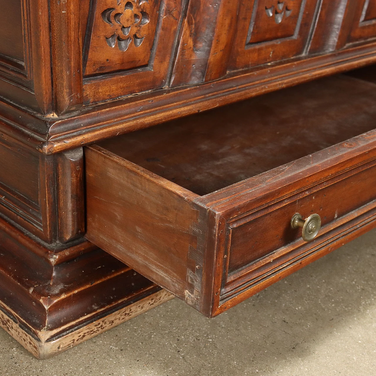 Mahogany chest of drawers with 3 drawers, late 20th century 8