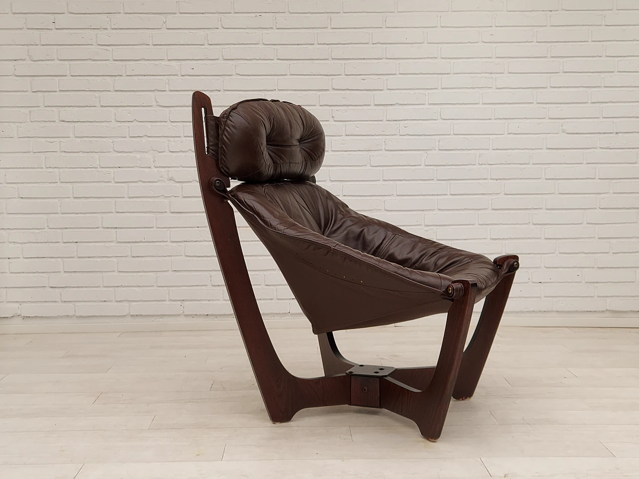 Norwegian armchair by Odd Knutsen for Hjellegjerde Møbler, 1970s 1