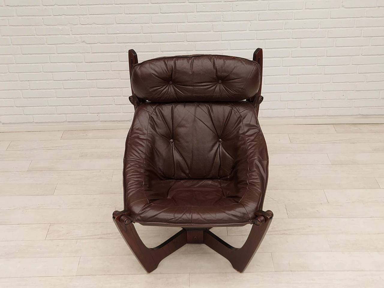 Norwegian armchair by Odd Knutsen for Hjellegjerde Møbler, 1970s 10