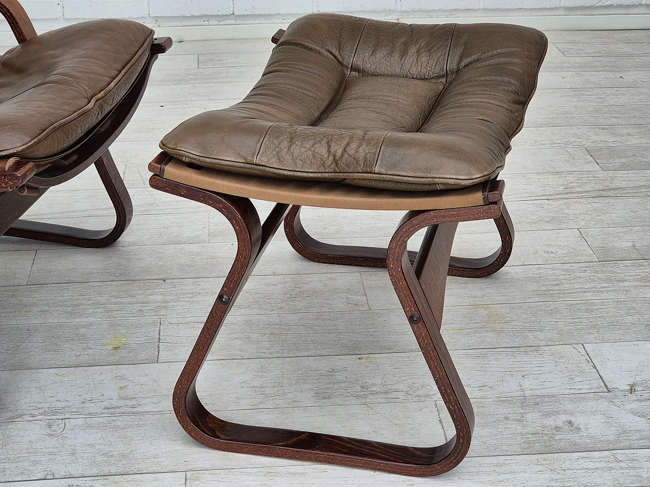 Norwegian lounge chair, with footrest, 1970s 2