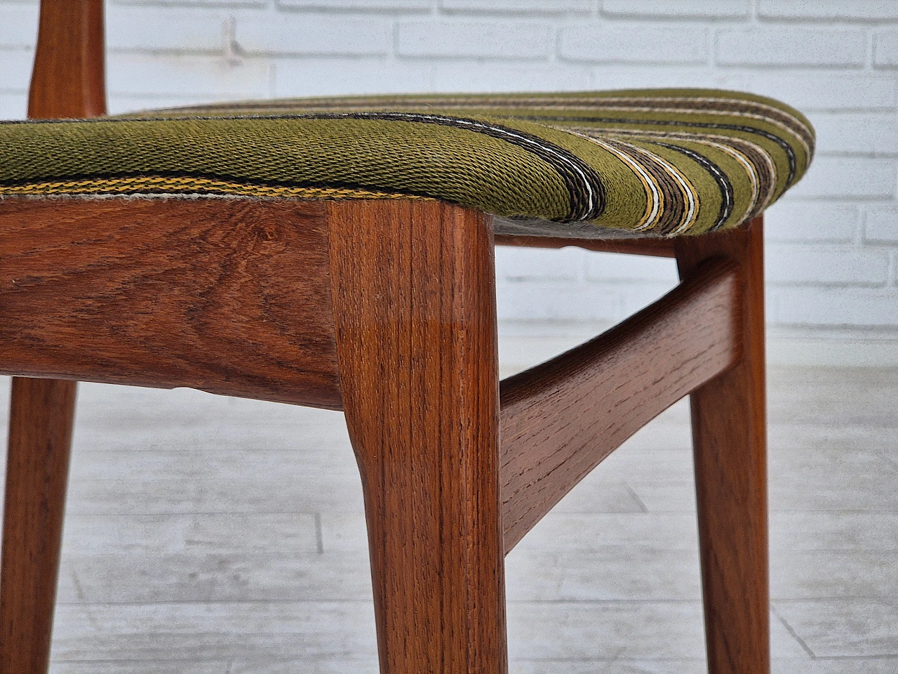 4 Danish teak chairs, 1960s 6