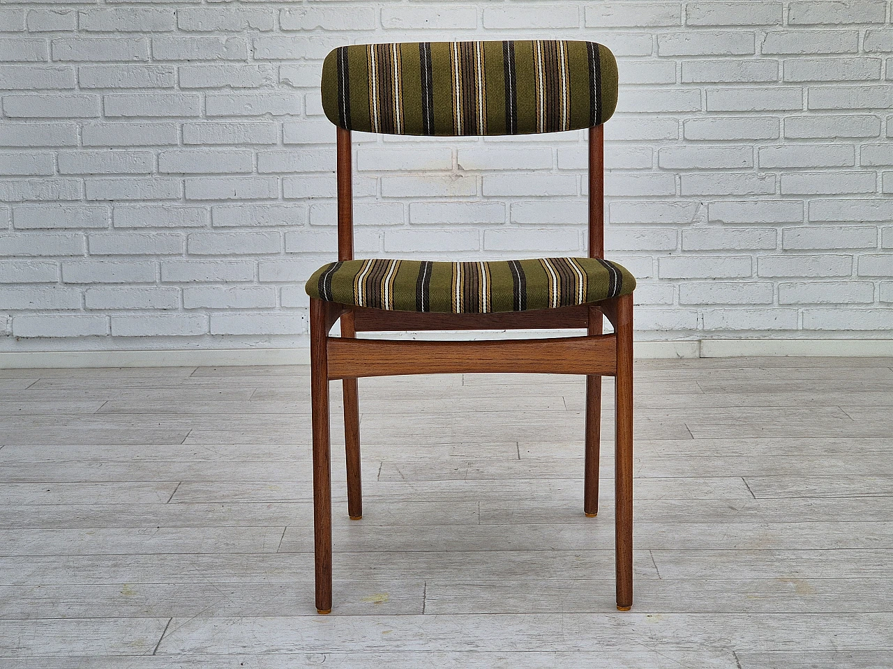 4 Danish teak chairs, 1960s 7