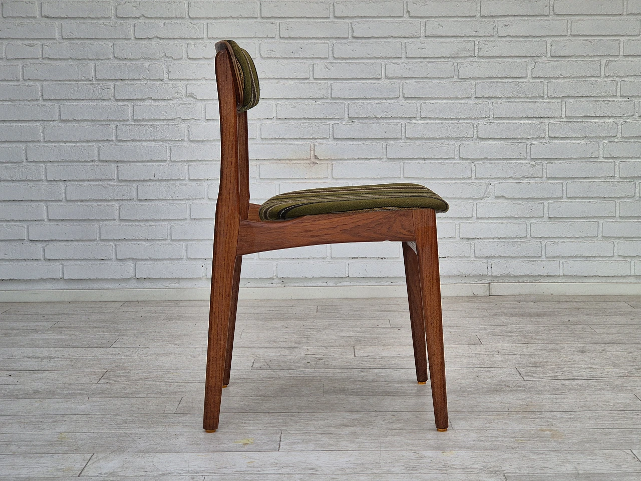 4 Danish teak chairs, 1960s 10