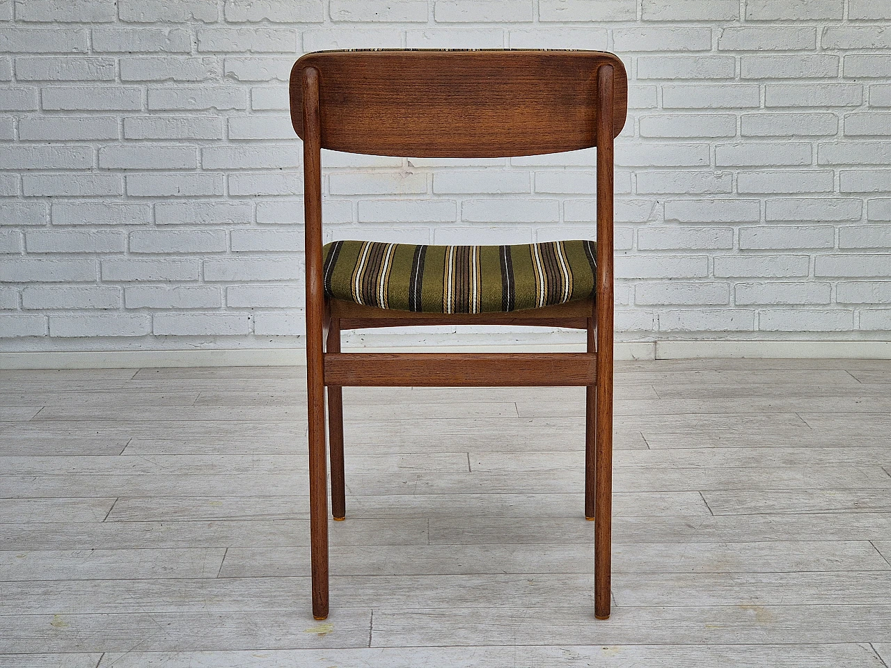 4 Danish teak chairs, 1960s 12