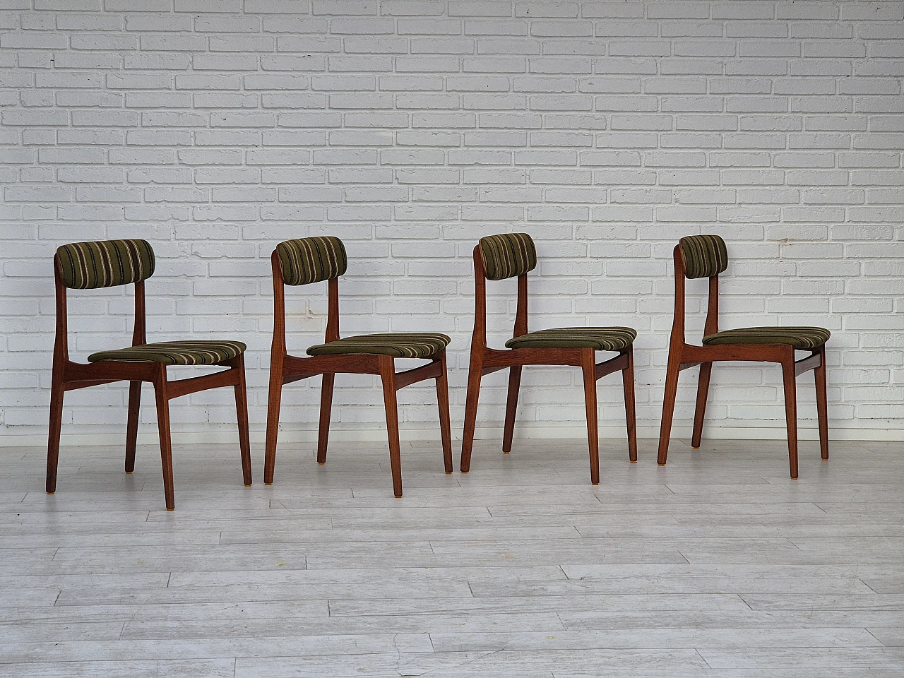 4 Danish teak chairs, 1960s 16