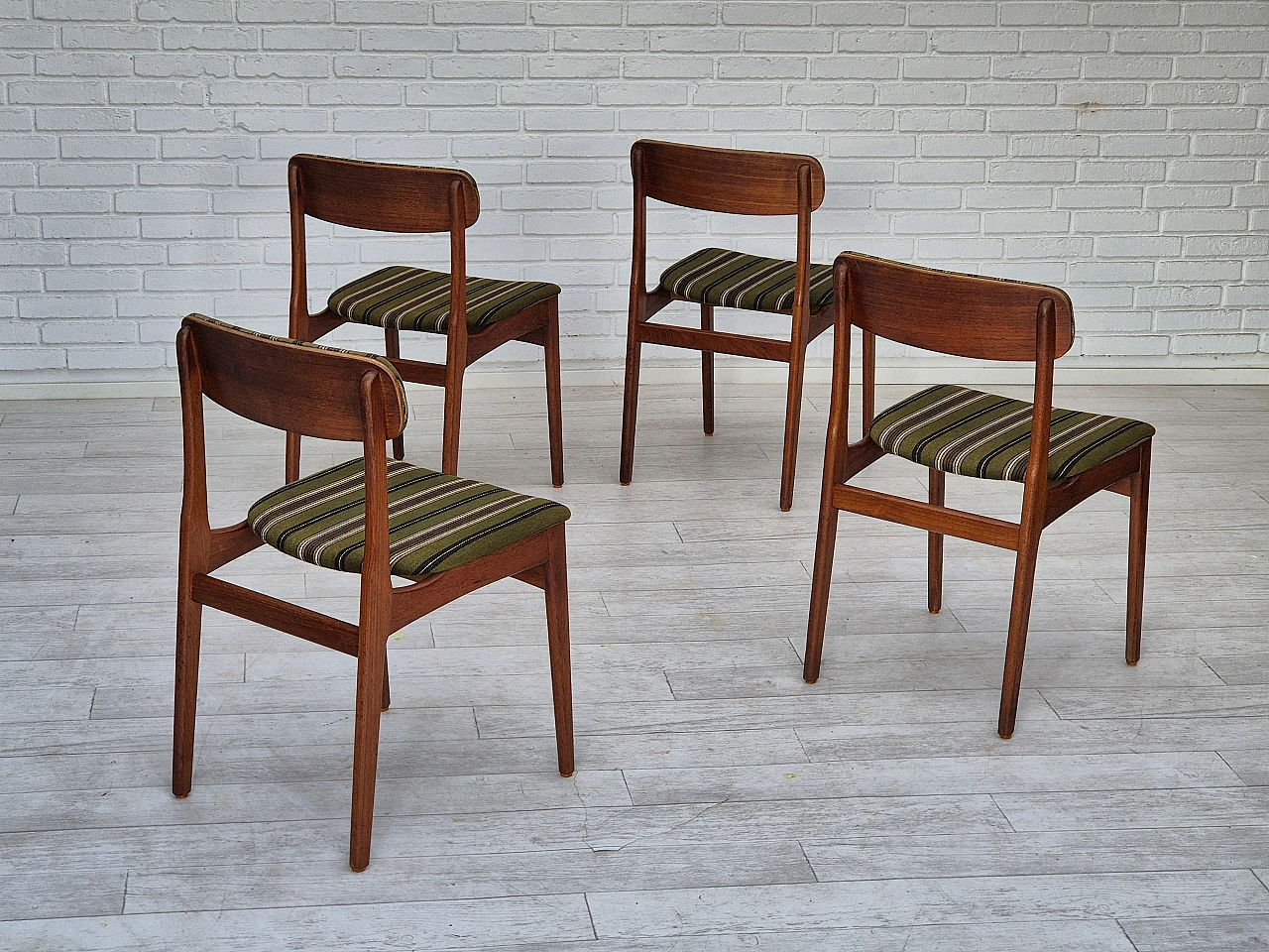 4 Danish teak chairs, 1960s 17