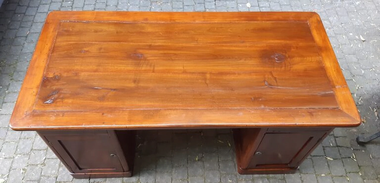 Emilian walnut and cherry desk, 19th century 1