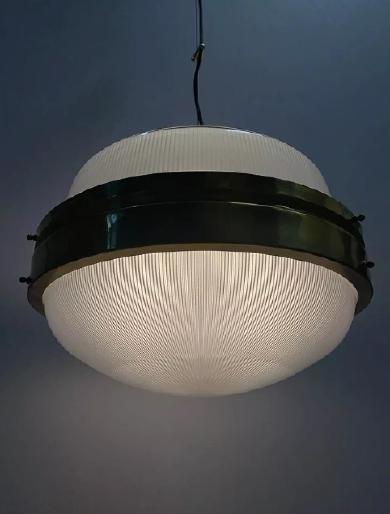 Lampadario in vetro e ottone di Artemide, anni '60 3