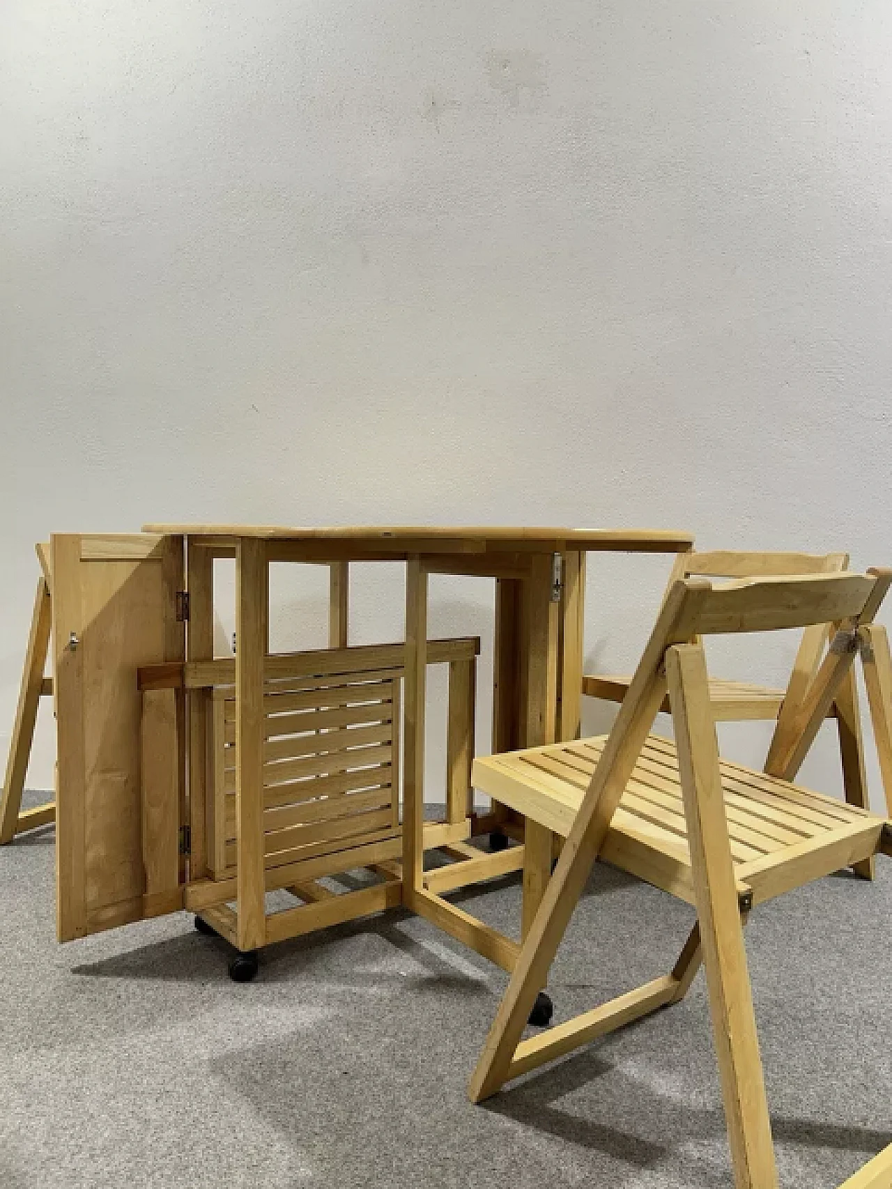 Wooden garden table with 4 chairs, late 20th century 3