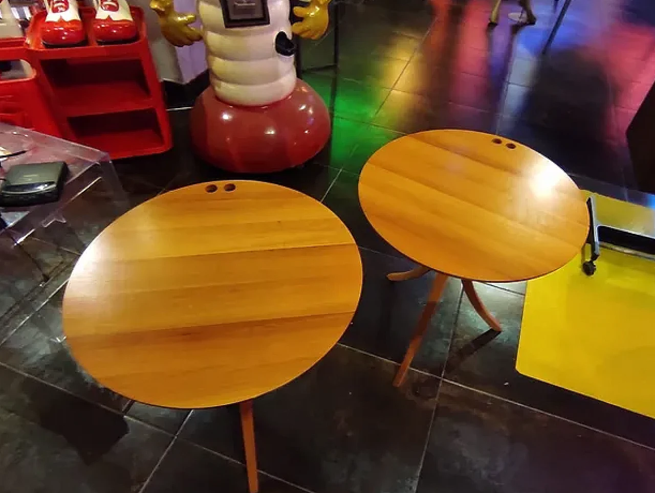 Pair of folding wooden coffee tables, late 20th century 1