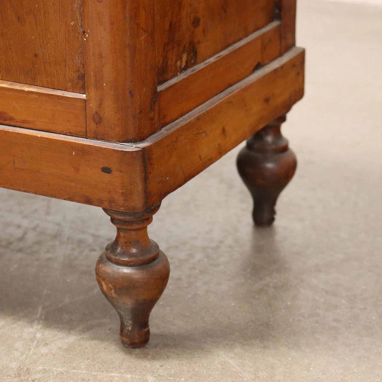 Pair of Louis Philippe bedside tables in walnut, 19th century 7