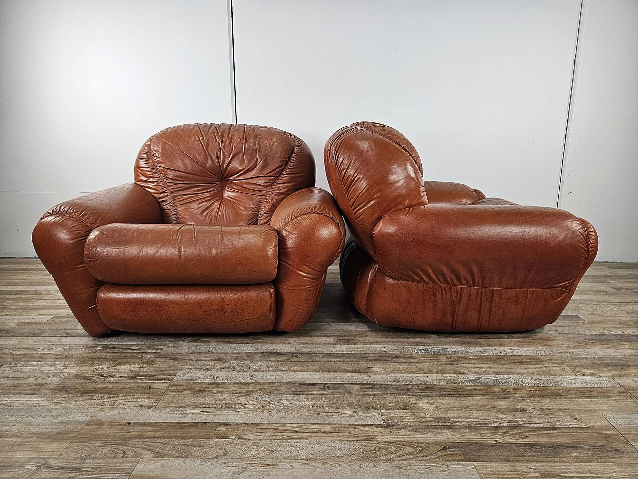 Club armchairs in leather, 70s 3