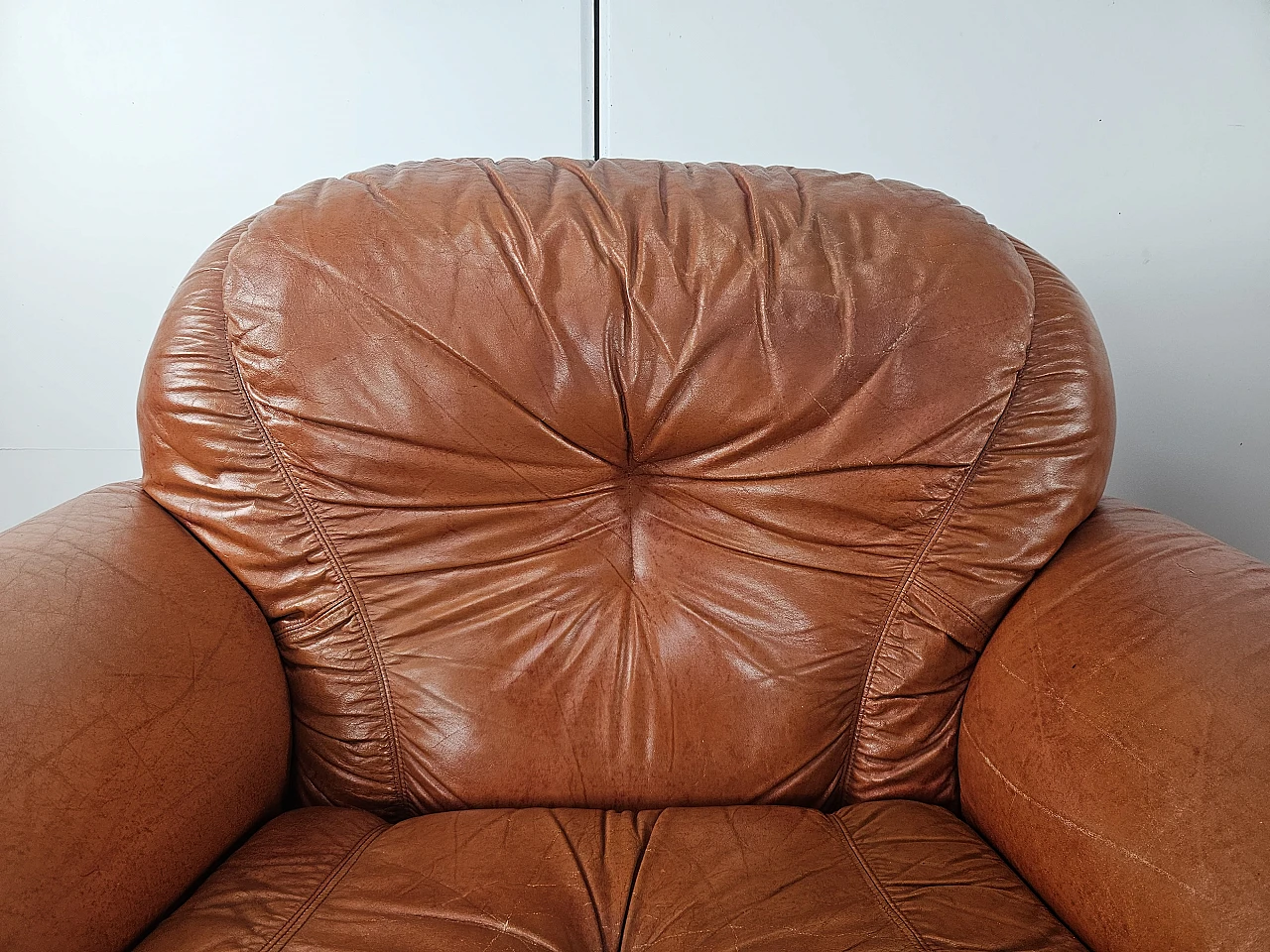 Club armchairs in leather, 70s 6