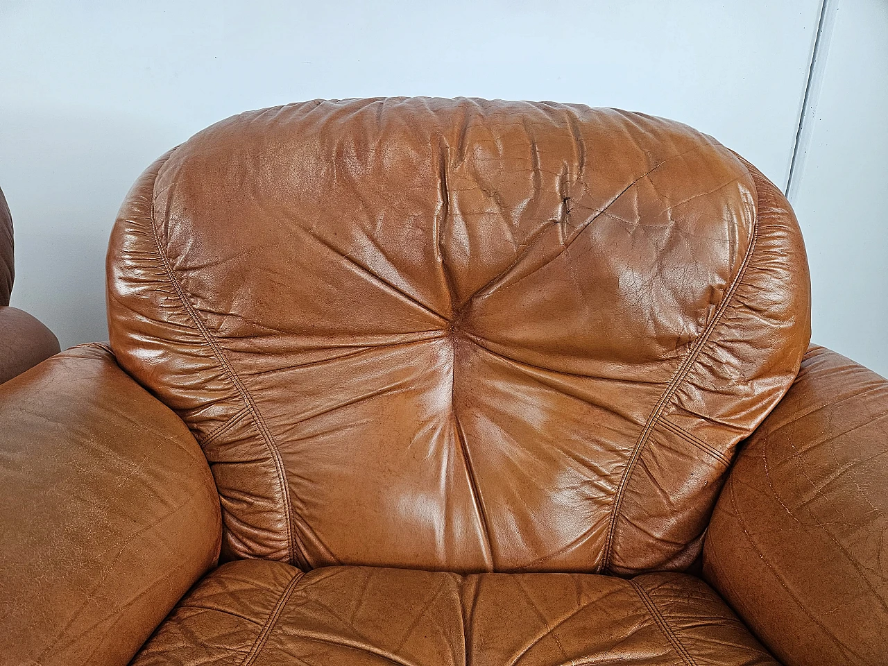 Club armchairs in leather, 70s 13