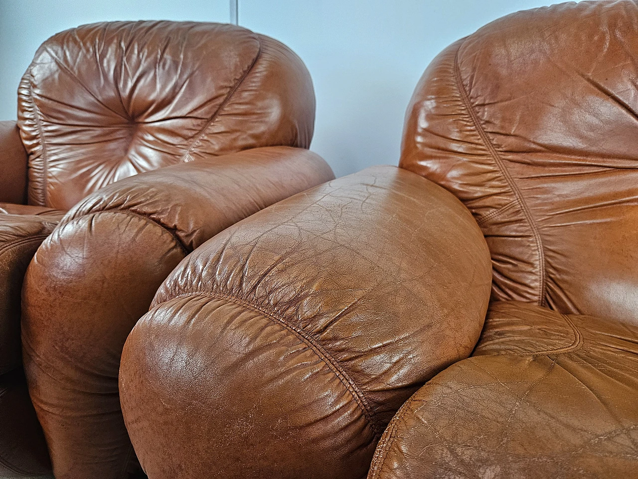 Club armchairs in leather, 70s 19