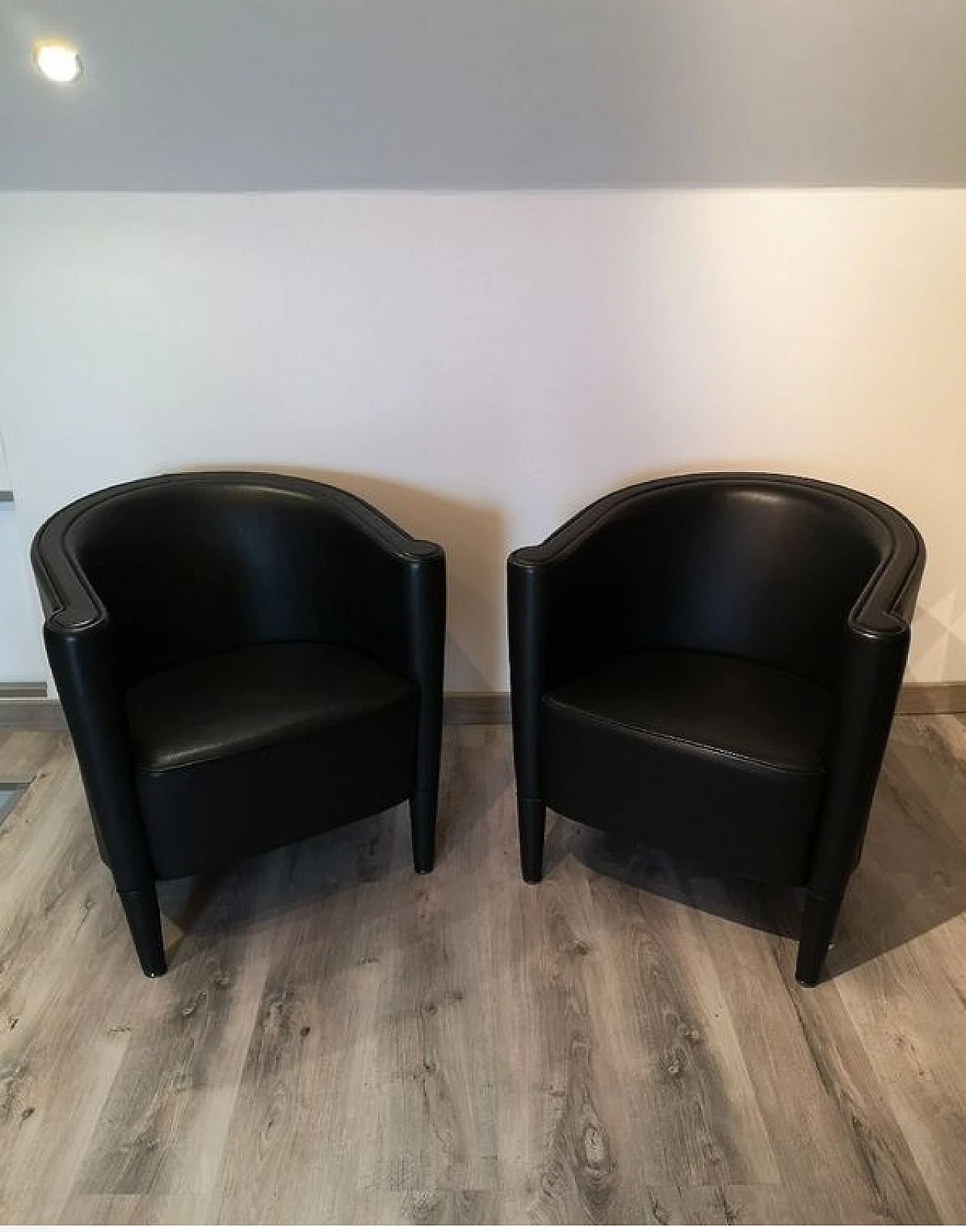 Pair of Rich black leather armachairs by A. Citterio for Moroso, 1980s 1