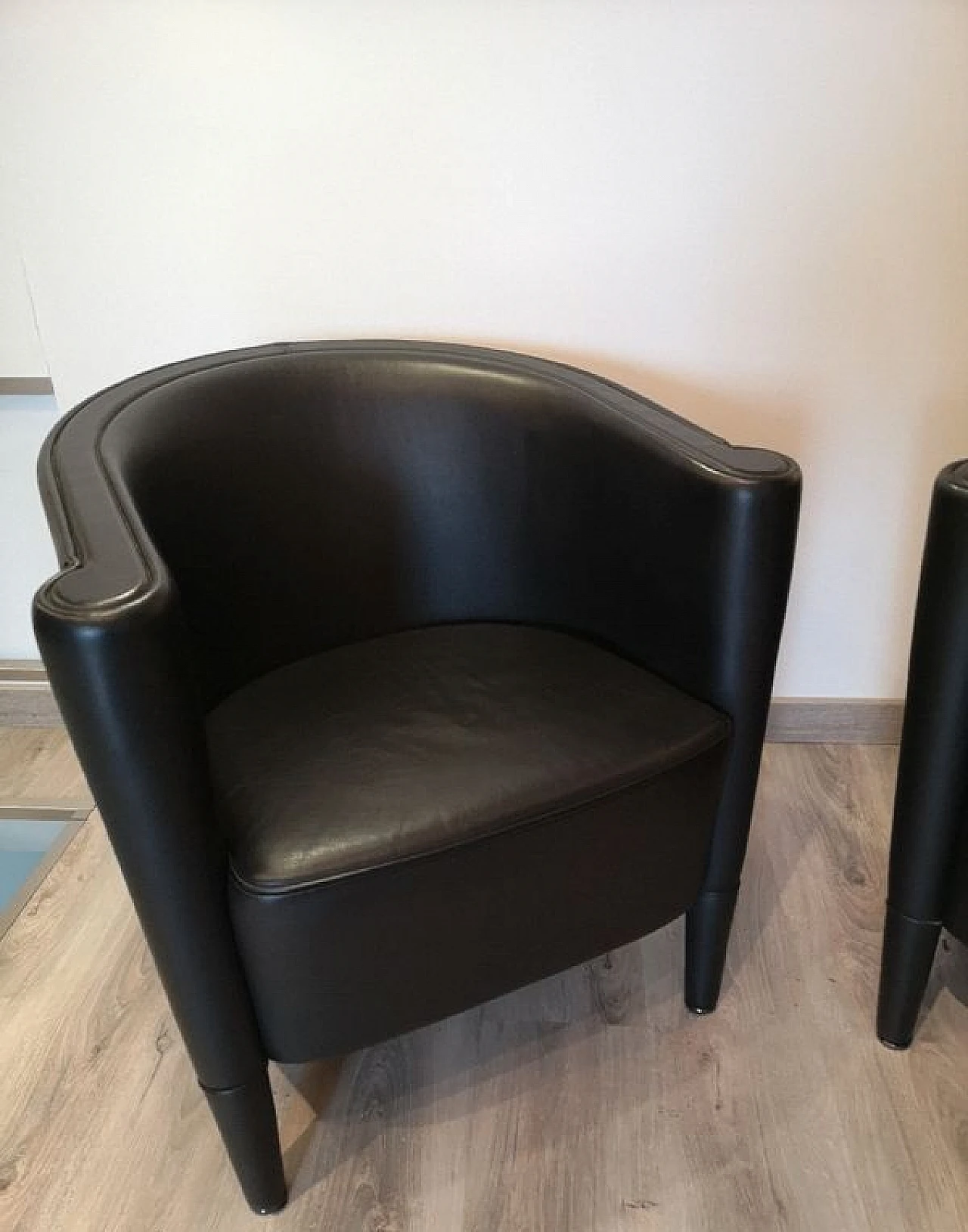 Pair of Rich black leather armachairs by A. Citterio for Moroso, 1980s 3