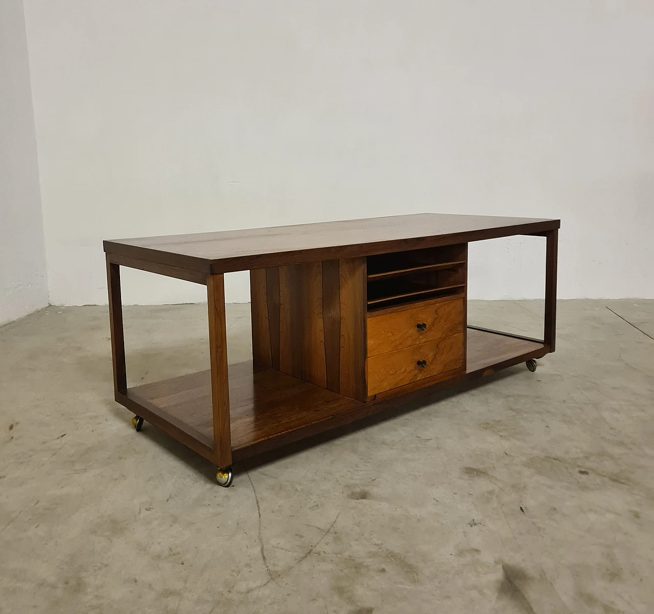 Coffee table attributed to Carlo De Carli, 1960s 3