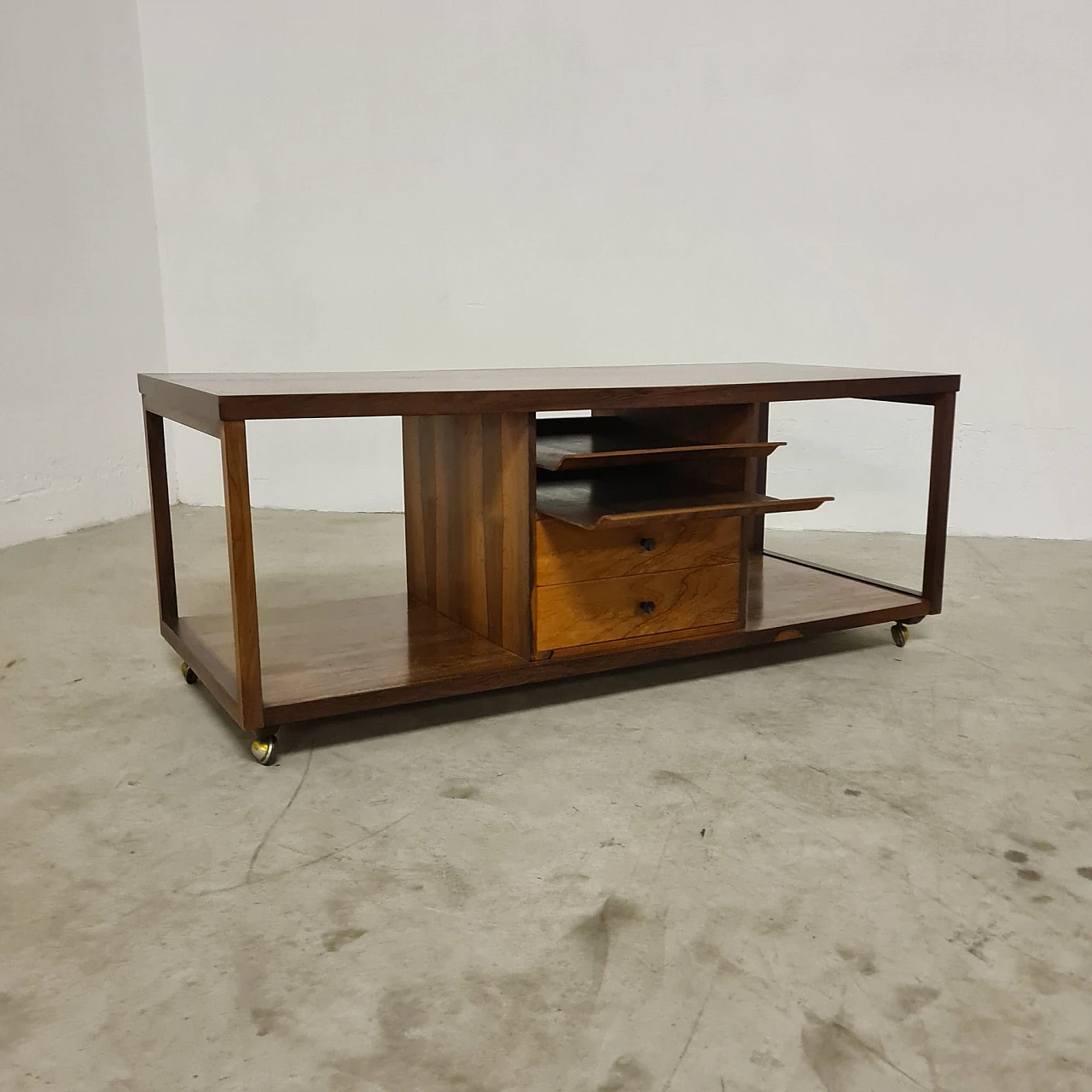 Coffee table attributed to Carlo De Carli, 1960s 6