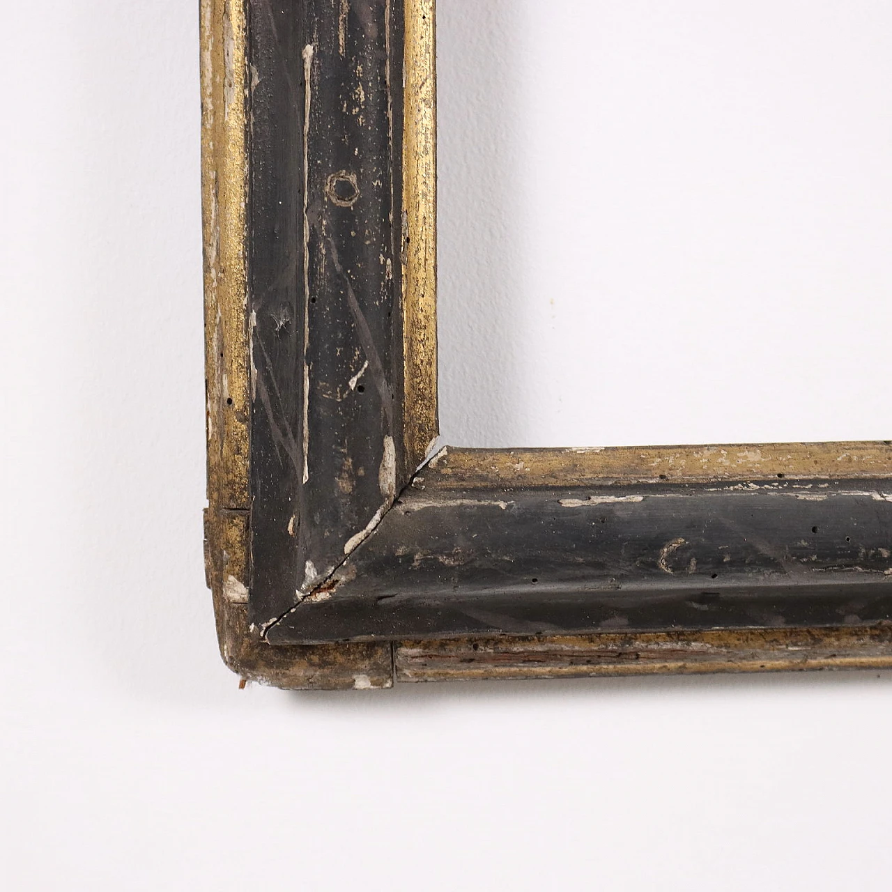 Frame lacquered and gilded wood, 18th century 6