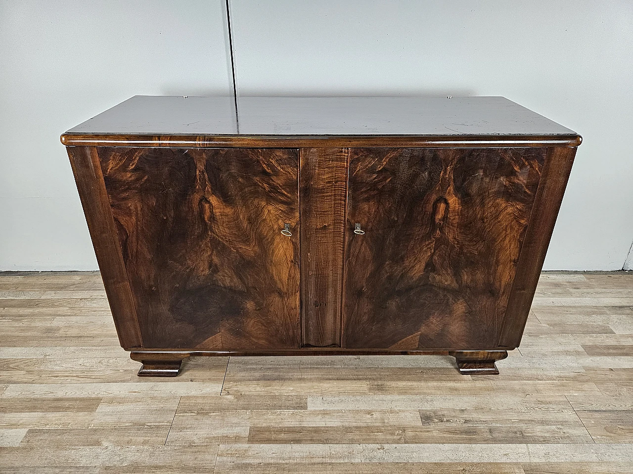 Art Deco sideboard in walnut root, 40s 1