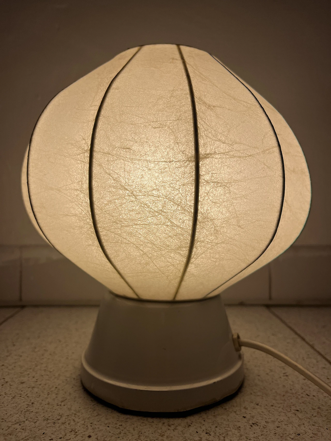 Cocoon lamp 1