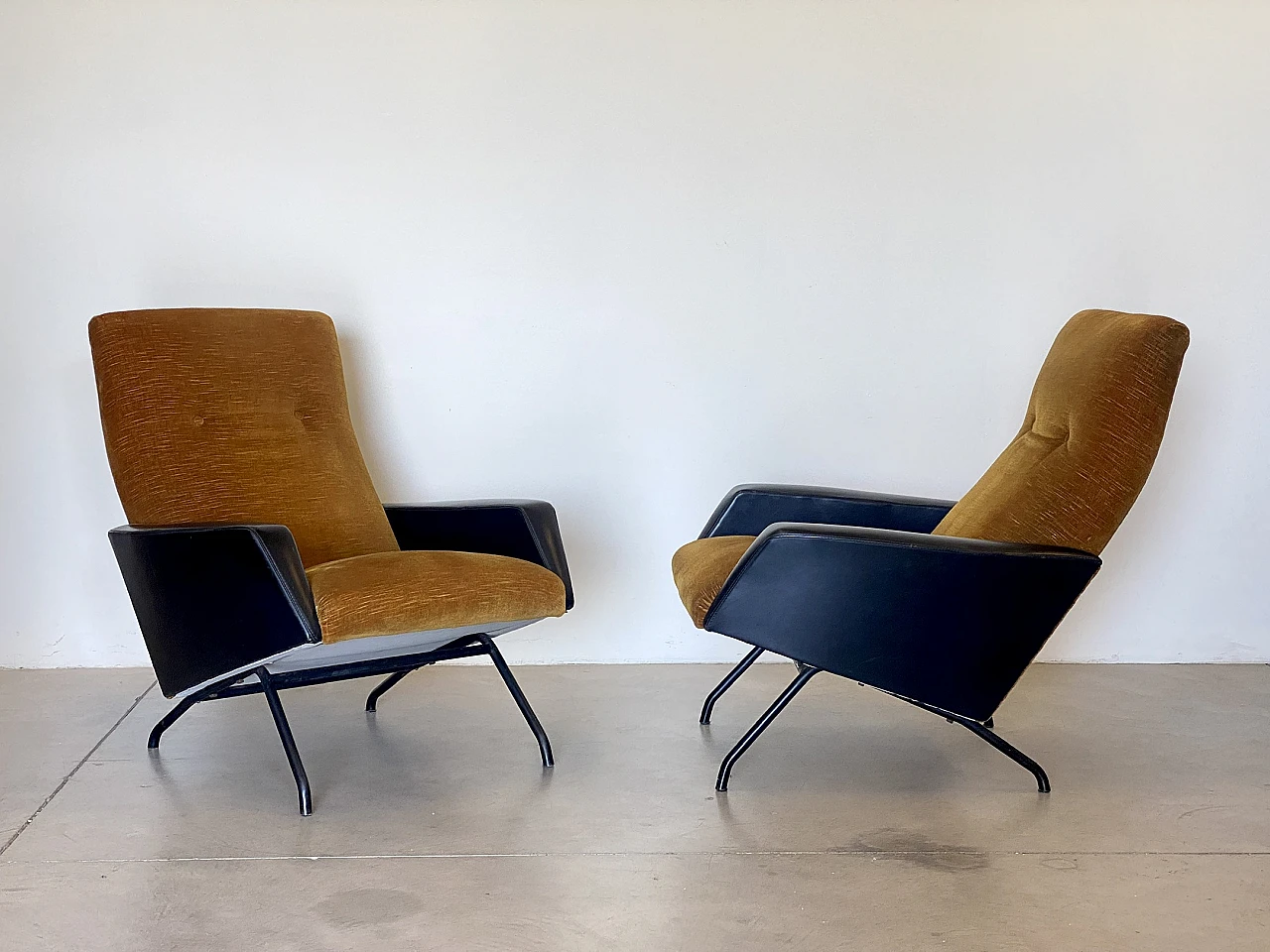 Coppia di poltrone nello stile di Gio Ponti anni 60 4