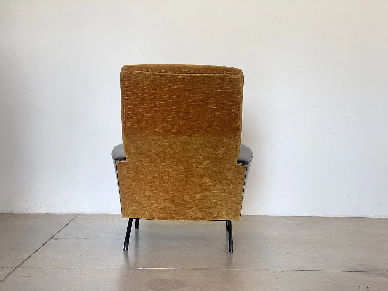 Coppia di poltrone nello stile di Gio Ponti anni 60 8