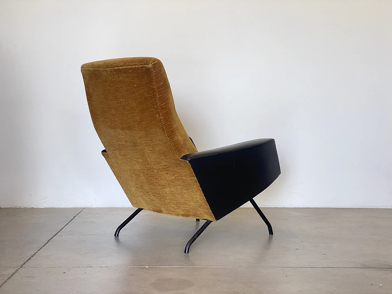 Coppia di poltrone nello stile di Gio Ponti anni 60 10