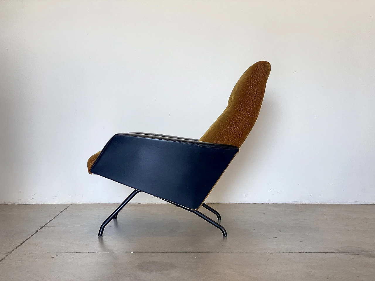 Coppia di poltrone nello stile di Gio Ponti anni 60 12