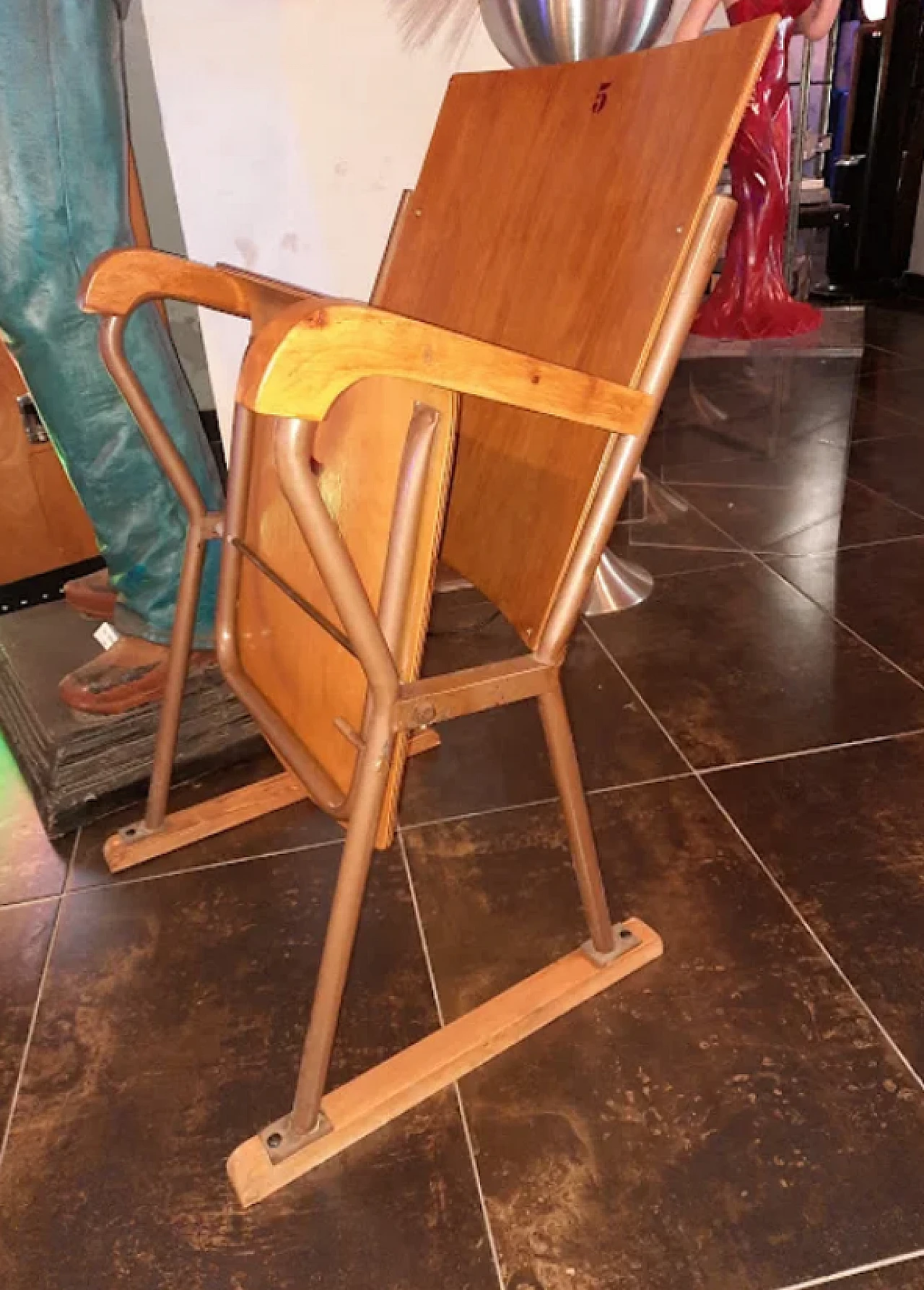 Single cinema chair in light wood, late 20th century 2