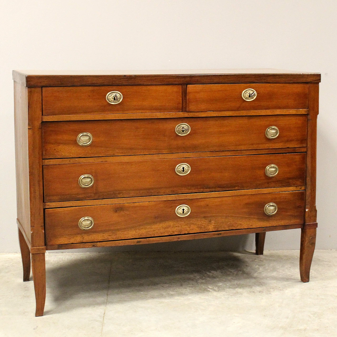 Direttorio chest of drawers Italian walnut,  18th century 1