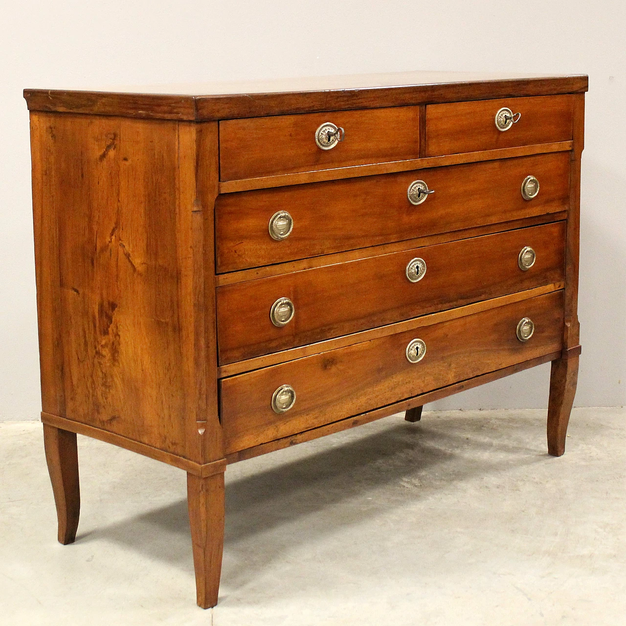 Direttorio chest of drawers Italian walnut,  18th century 3