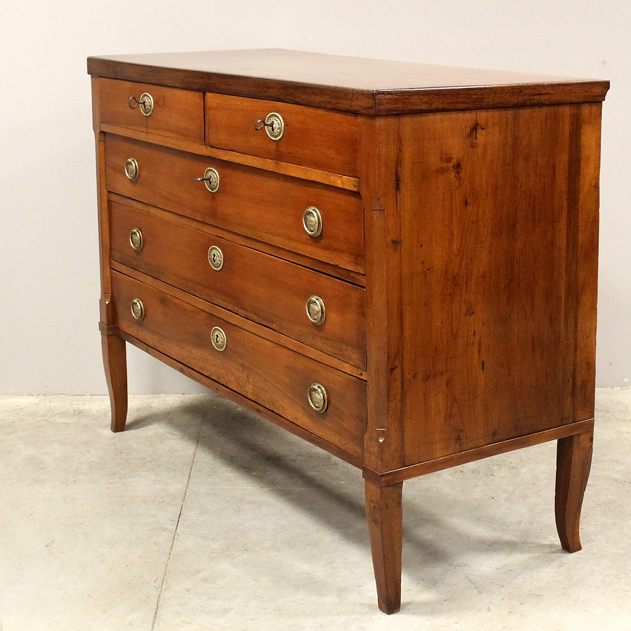 Direttorio chest of drawers Italian walnut,  18th century 4