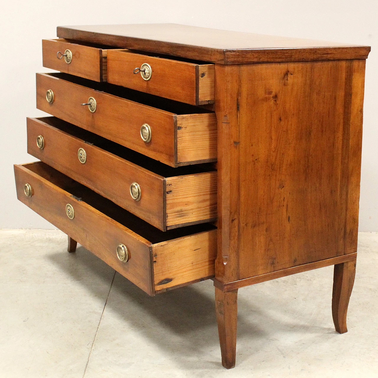 Direttorio chest of drawers Italian walnut,  18th century 6