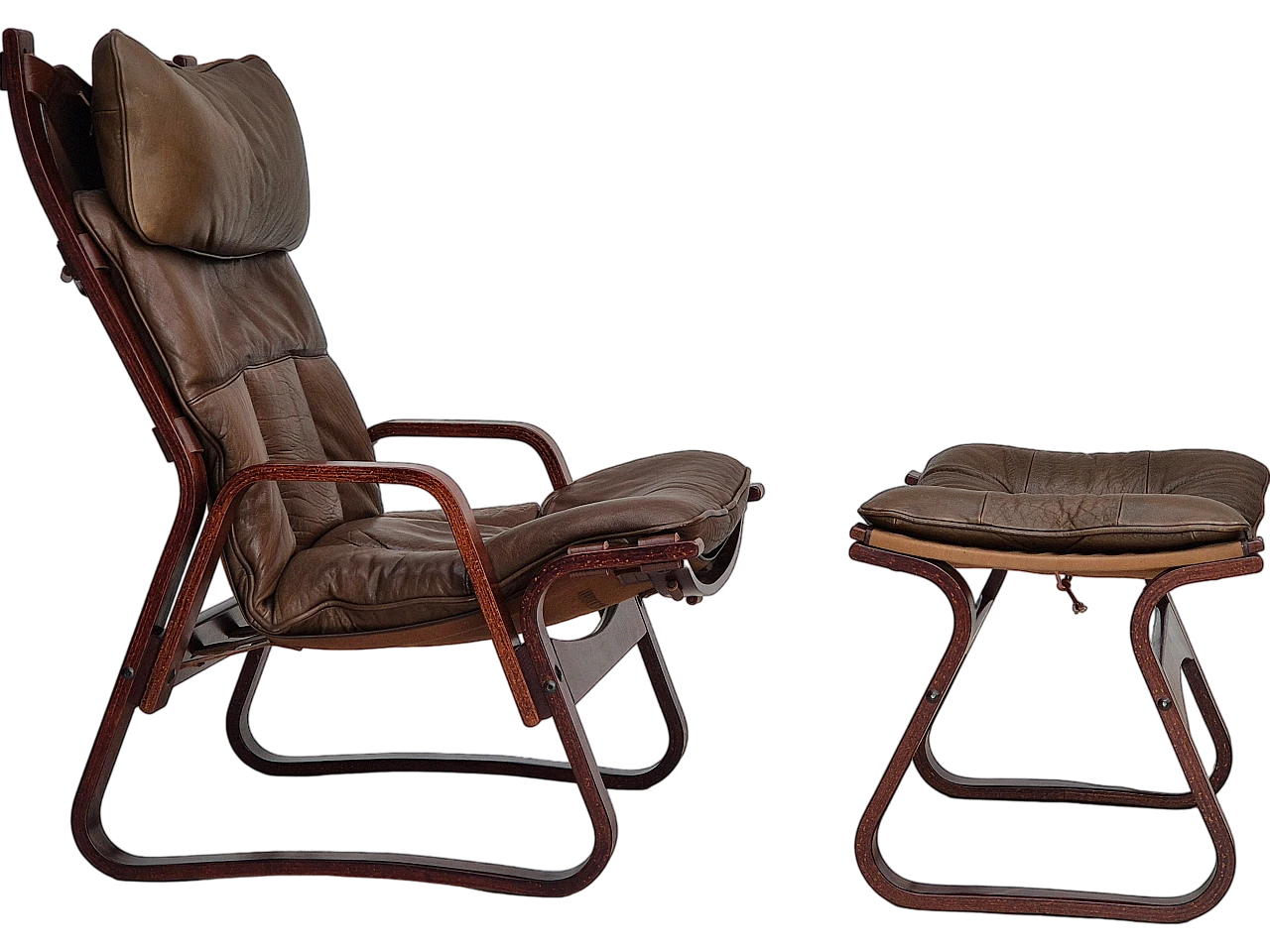 Norwegian lounge chair, with footrest, 1970s 28