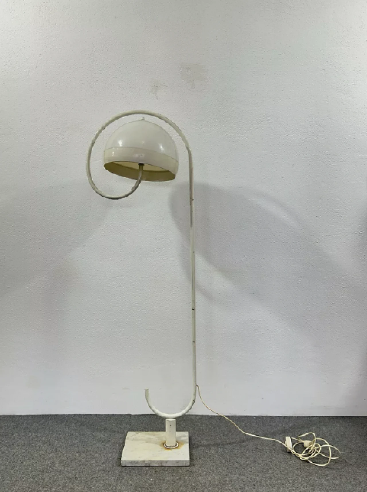 Floor lamp with marble base by Harvey Guzzini, 1970s 1