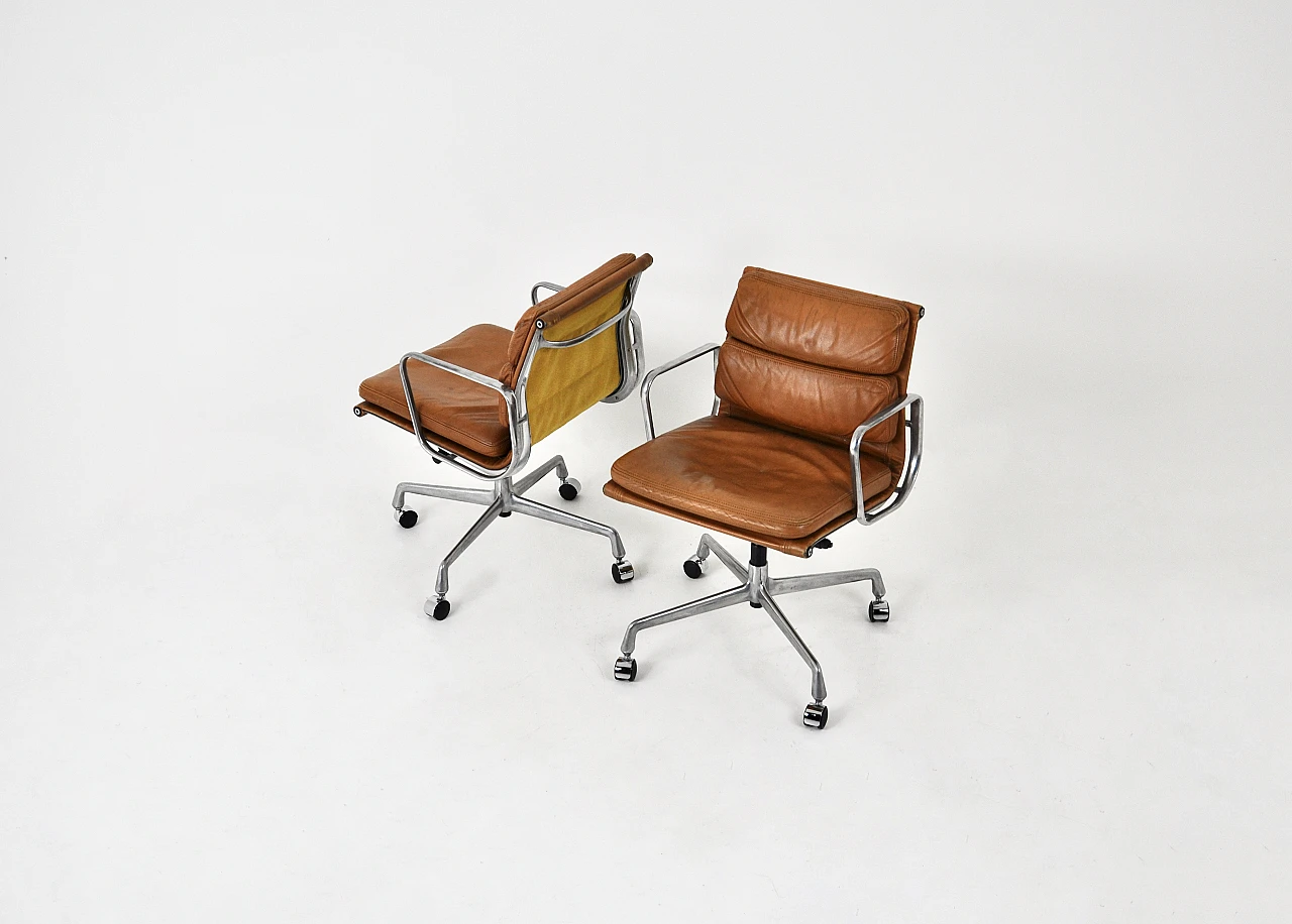 Sedie Soft Pad di Charles e Ray Eames per Herman Miller, anni '70 2