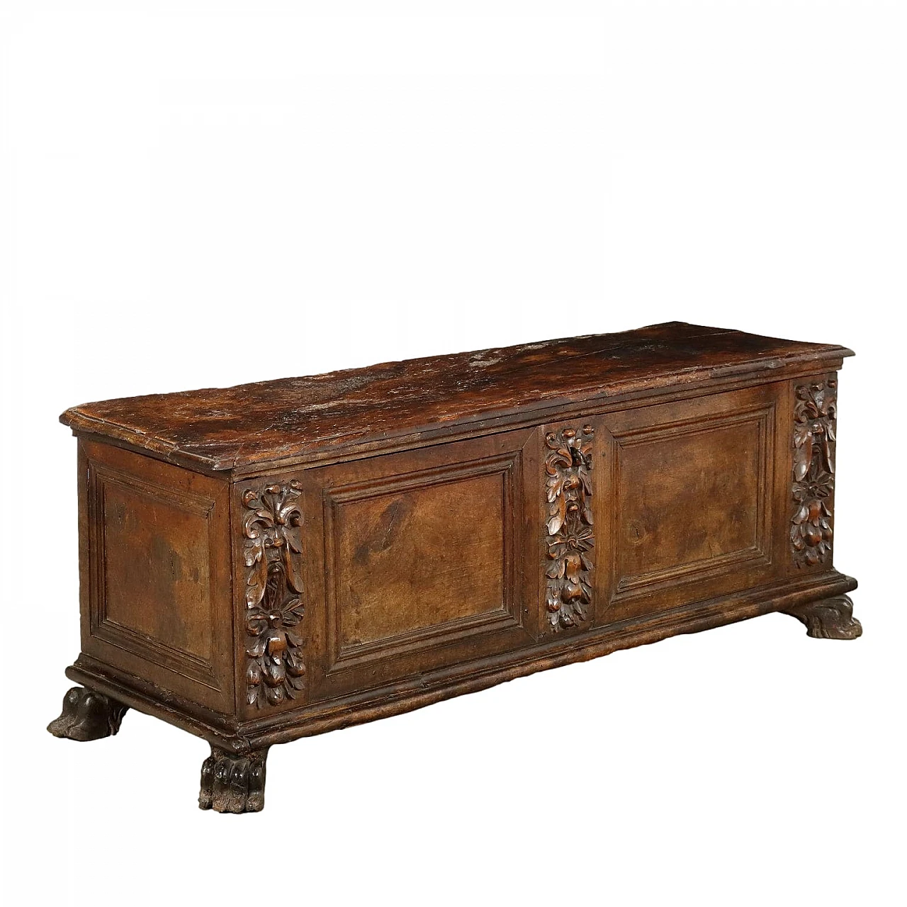 Baroque walnut chest, early 18th century 1