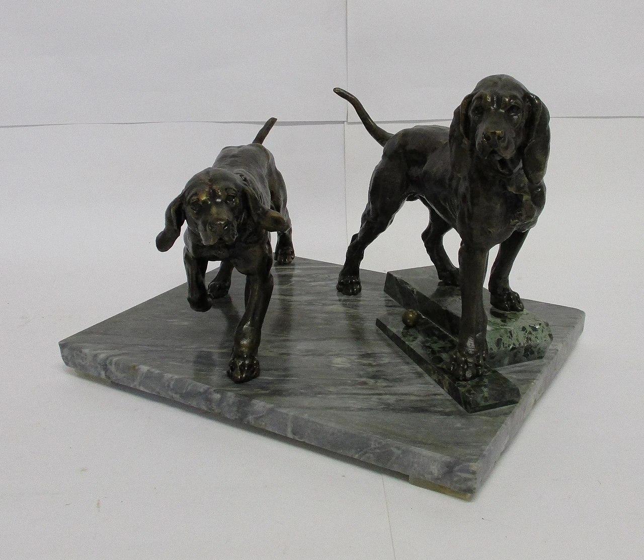 Cani da caccia, scultura in bronzo Deco, primi '900 3