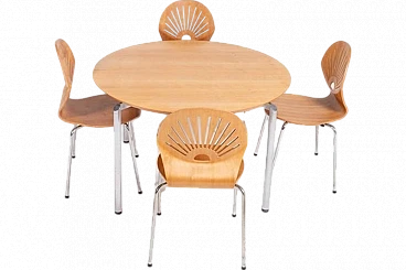 Table with 4 chairs by Gunvor & Niels Jørgen Haugesen, 20th century