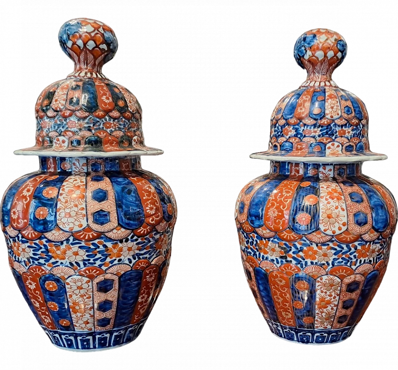 Pair of Imari Potiches in decorated Japanese porcelain, '800 14