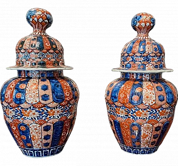 Pair of Imari Potiches in decorated Japanese porcelain, '800