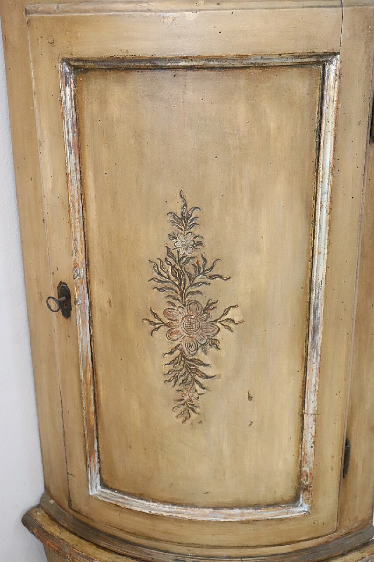 Pair of antique corner cupboards, Louis XV, 18th century 5