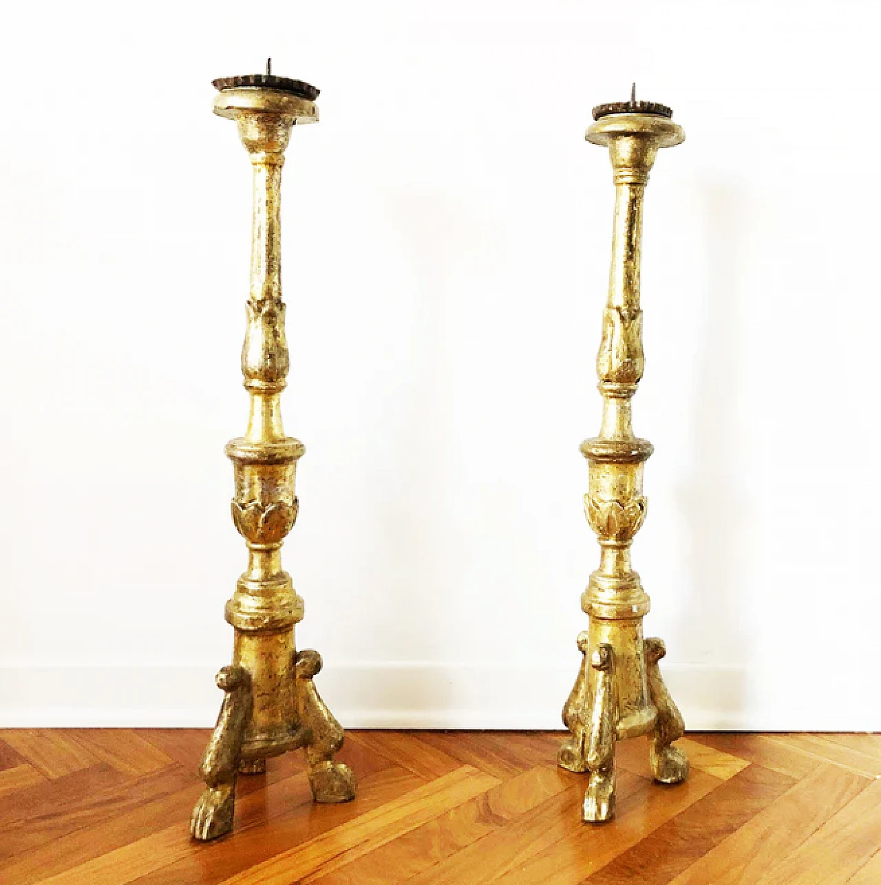 Pair of wooden and gold leaf candlesticks, 18th century 1