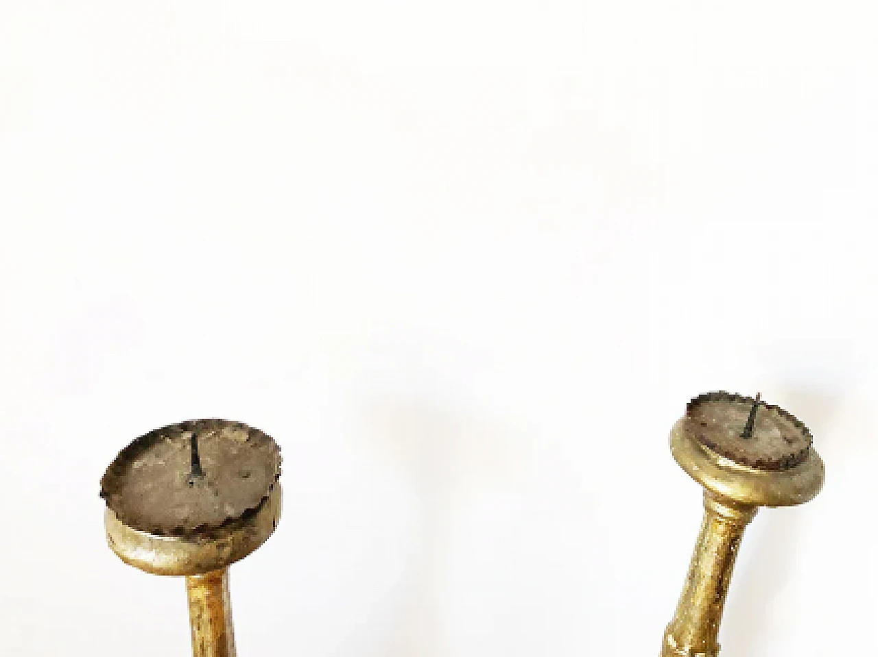 Pair of wooden and gold leaf candlesticks, 18th century 4