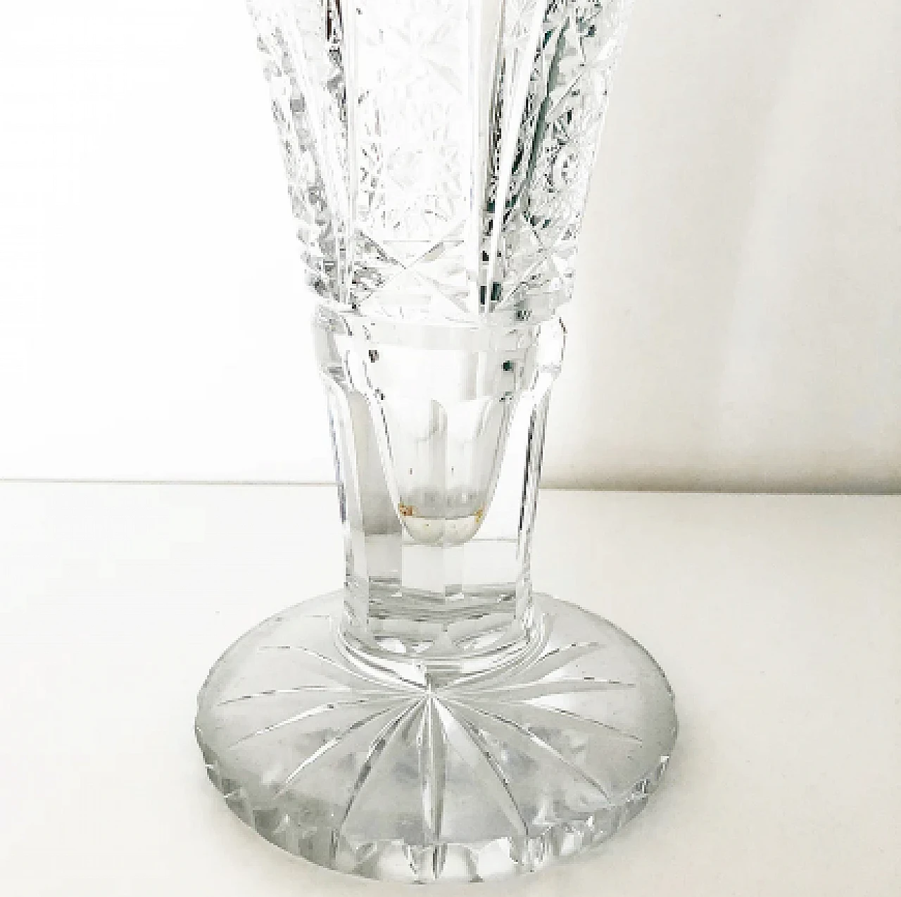 Transparent Bohemia crystal vase inlaid with wheel, early 20th century 5