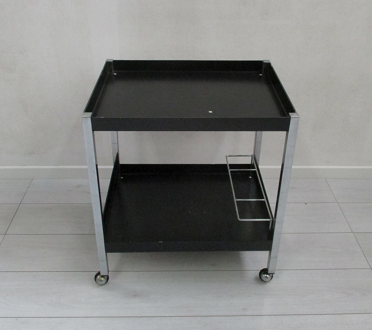 Cart Bar table design in metal and lacquered wood from the 80s 2