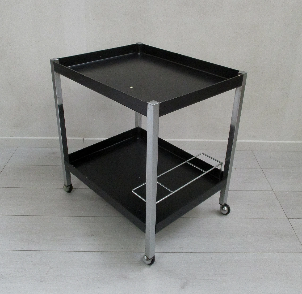 Cart Bar table design in metal and lacquered wood from the 80s 3